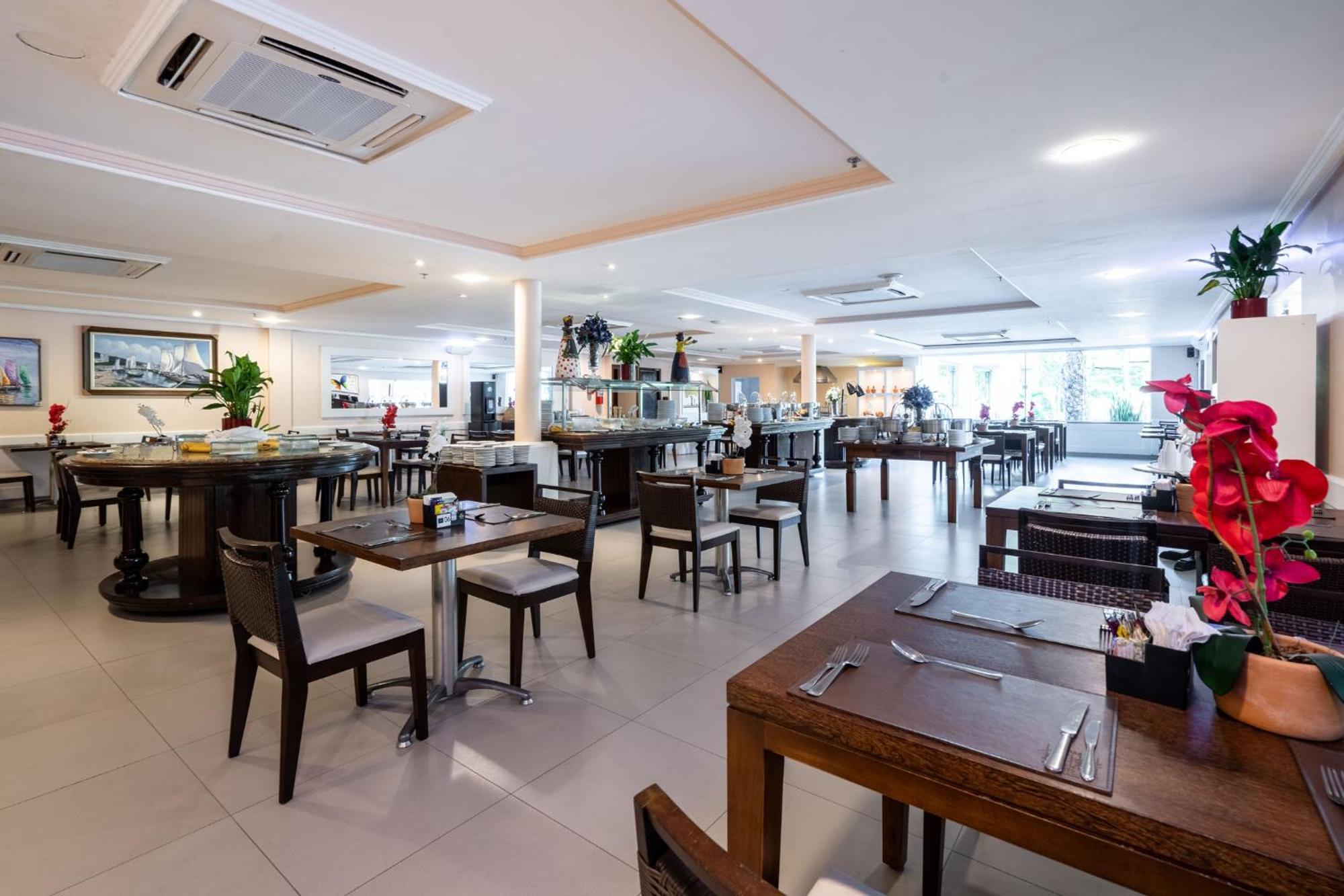 Bahia Plaza Hotel Busca-Vida Kültér fotó